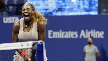 Serena Williams reacciona durante su partido ante Victoria Azarenka en las semifinales del US Open 2020.
