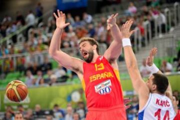 Marc Gasol ante Rasko Katic.