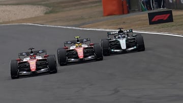 Leclerc, Hamilton y Russell, en China.