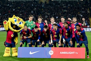Once inicial del Barcelona. Wojciech Szczesny, Pau Cubarsí, Frenkie de Jong, Robert Lewandowski, Íñigo Martínez, Raphinha, Pedri, Héctor Fort, Gavi, Lamine Yamal y Álex Balde.