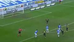 ¿Mal pateado o mérito del arquero? Así fue el penal que falló Alexis en su regreso