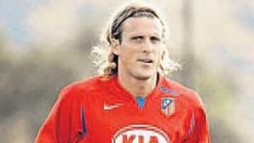 <b>YA SE ENTRENA. </b>Forlán se puso ayer a las ordenes de Aguirre.