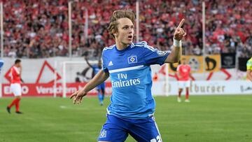 Alen Halilovic celebra un gol en un partido de la DFB Cup. 