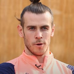 La entrevista más surrealista de Bale: del ovni que vio a por qué volvería al pasado