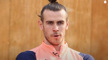 La entrevista más surrealista de Bale: del ovni que vio a por qué volvería al pasado