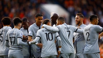 Soccer Football - Ligue 1 - Lorient v Paris St Germain - Stade du Moustoir, Lorient, France - November 6, 2022 Paris St Germain's Neymar celebrates scoring their first goal with Kylian Mbappe, Hugo Ekitike and teammates REUTERS/Stephane Mahe