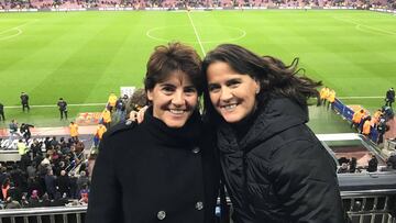 Conchita Martínez (derecha), con Gigi Fernández en el Camp Nou.