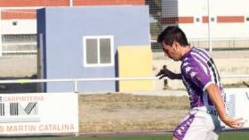 <b>EL PRIMERO. </b>Jofre, en el momento de anotar el primer gol de esta pretemporada, ante el Íscar.