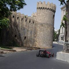 Bakú: Ecclestone quiere hacer pasar por aquí a los pilotos