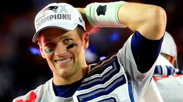 No todo ha sido color de rosa para Tom Brady. Uno de los tragos más amargos en su carrera sucedió en la temporada de 2007. Los Patriotas terminaron la temporada regular con una marca invicta de 16-0 y el mariscal de campo logró 50 pases de anotación en ese tiempo. Sin embargo, en el Super Bowl 42, Nueva Inglaterra fue derrotado 17-14 por los Gigantes de Nueva York. Brady y compañía se quedaron con las ganas de ser los primeros campeones invictos en la historia de la NFL.