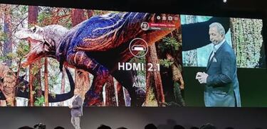 LG presenta la primer televisión enrollable OLED que saldrá a la venta