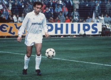Estuvo en el Real Madrid desde 1980 hasta 1989 ganando cuatro Ligas, dos Copas, dos Supercopas y dos Copas de la UEFA. 