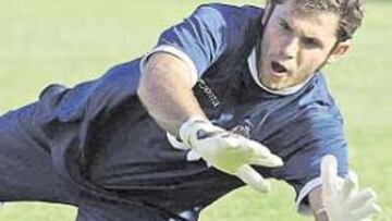 <b>REGRESO. </b>Luis García militó el año pasado en el Zaragoza, temporada de la que no guarda buenos recuerdos por su mala relación con la grada. El meta ha dicho que "me da igual el recibimiento".