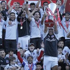 Colo Colo vence con polémica a Huachipato y logra su 32° título