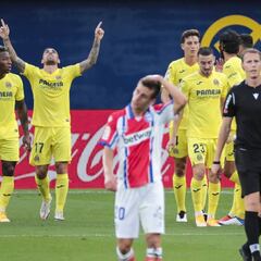 Parejo ya sonríe y Alcácer mata