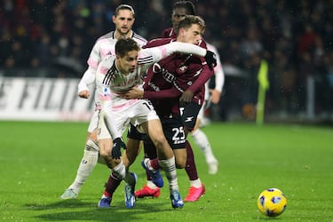 Vlahovic hace volar a la Juve