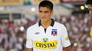 Era el central del futuro en Colo Colo. Su gran campaña en el fútbol joven le permitió ganarse un nombre en Macul. Pero nunca se pudo consolidar: partió a préstamo y hace poco dejó de pertenecer a Blanco y Negro.