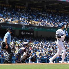 Fanático decide quedarse con la pelota de Shohei Ohtani
