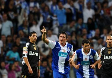 Atlético de Madrid: 2008-12 
Oporto: 2012-15