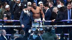 After the former two-time heavyweight champion suggested that former trainer was released for lack of training, Carl Froch leapt to McCracken’s defense.