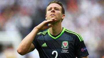 Chris Gunter, primer jugador de la selección de Gales en llegar a 100 juegos