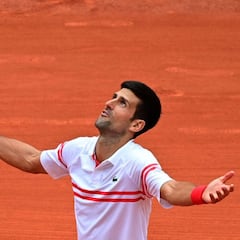 Covid: Djokovic must be vaccinated to compete at French Open