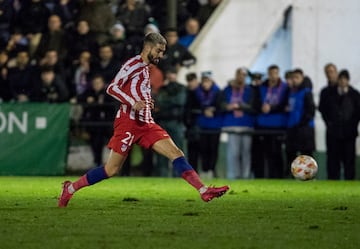 1-3. Yannick carrasco marca el tercer gol.