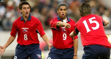 Reinaldo Navia fue el máximo anotador chileno del 2003. Marcó 32 goles por el Morelia y por La Roja.