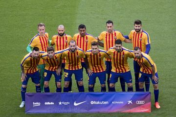 El once inicial del Barcelona. 