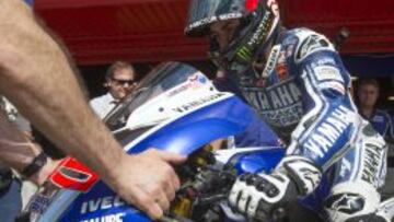 Lorenzo vuelve a subirse a la Yamaha en Laguna Seca.