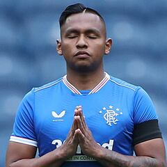 Morelos suena en Inglaterra y recibe premio de Rangers