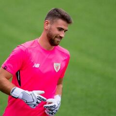 Unai Simón vuelve a Lezama tras su impulso internacional