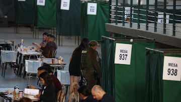 Santiago 24 de noviembre 2024.
Fotografias referenciales de votacion segunda vuelta gobernadores de la Region Metropolitana en el Duoc de la comuna de Providencia.
Dragomir Yankovic/Aton Chile