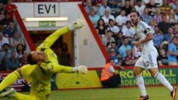 GOLEADOR. Higua&iacute;n, que sali&oacute; ayer en la segunda parte, fue capit&aacute;n y marc&oacute; un gol, cerca de irse.