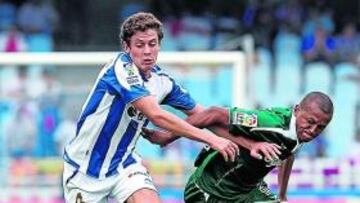 <b>SIN PUNTERÍA. </b>Reinaldo estuvo muy activo contra la Real Sociedad, pero no encontró el gol.