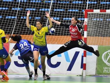 Silvia Navarro muestra que hay vida más allá de los cuarenta