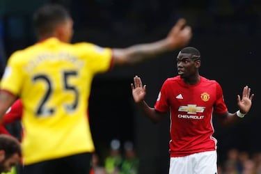 Manchester United fall apart at the seams in third straight defeat