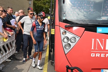 El corredor del Ineos se mostró feliz y compartió con la gente en el inicio de la etapa 1 del Tour de Dinamarca
