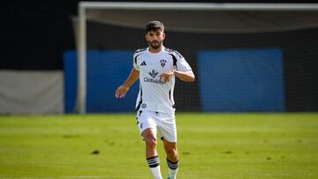 El futbolista del Albacete Ale Meléndez, durante el partido de pretemporada ante el Yeclano.