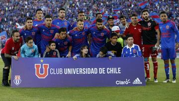 Futbol, Universidad de Chile vs Audax Italiano, decimotercera fecha Campeonato de Apertura 2016-2017.
Los jugadores de Universidad de Chile posan para los fotografos antes del partido de primera division disputado en el estadio Nacional en Santiago, Chile.
27/11/2016
Javier Torres/Photosport*******
Football, Universidad de Chile vs Audax Italiano, thirteenth date Aperture Champioship.
Universidad de Chile's players pose for the photographers prior to their first division football match held at the Nacional stadium in Santiago, Chile.
27/11/2016
Javier Torres/Photosport