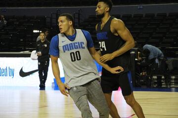 Aaron Gordon es un espectáculo sobre la duela.