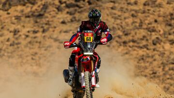 Rallying - Dakar Rally - Prologue - Bisha, Saudi Arabia - January 3, 2025 Monster Energy Honda HRC's Tosha Schareina in action during the prologue REUTERS/Maxim Shemetov