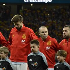 Solo repiten cinco jugadores del Mundial en el once de España