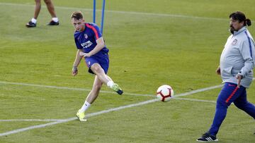 El Atleti se entrenó sin el Cholo y con sólo tres jugadores de campo