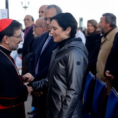 Ayuso abandona en ambulancia la Misa de la Almudena por una “fuerte gastroenteritis” y horas después es dada de alta