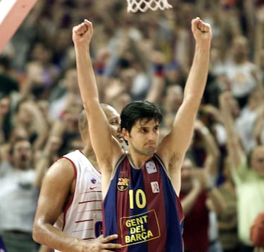 
El ahora presidente de la Euroliga fue uno de los jugadores más versátiles del baloncesto europeo, capaz de compatibilizar varias posiciones. Ganó tres Euroligas, la primera cuando la competición todavía dependía de la FIBA (2000 con el Panathinaikos). También alzó el título en 2001 (Panathinaikos) y 2003 (Barça). Uno de los  jugadores que cogió el Puente Aéreo: pasado madridista y Recopa del 97 ganada con los blancos.
