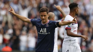 Ander Herrera celebra un gol con el PSG.