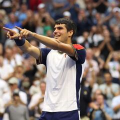 Alcaraz, gran estrella en una exhibición en Atenas