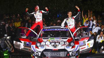 Ogier celebra el triunfo en el Rally de M&eacute;xico.