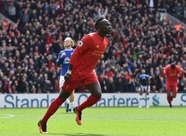 Liverpool - Everton Premier League: As it happened, match report